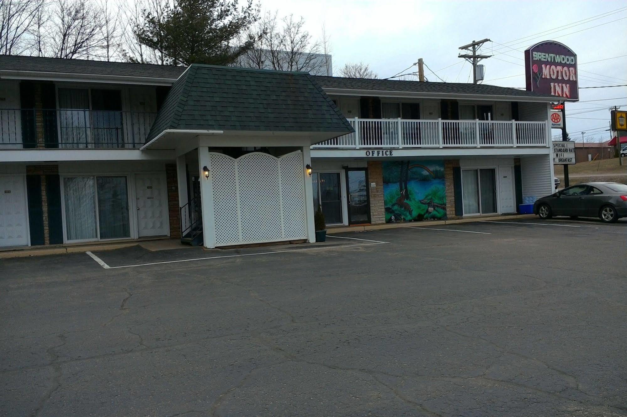 Brentwood Motor Inn Marquette Extérieur photo