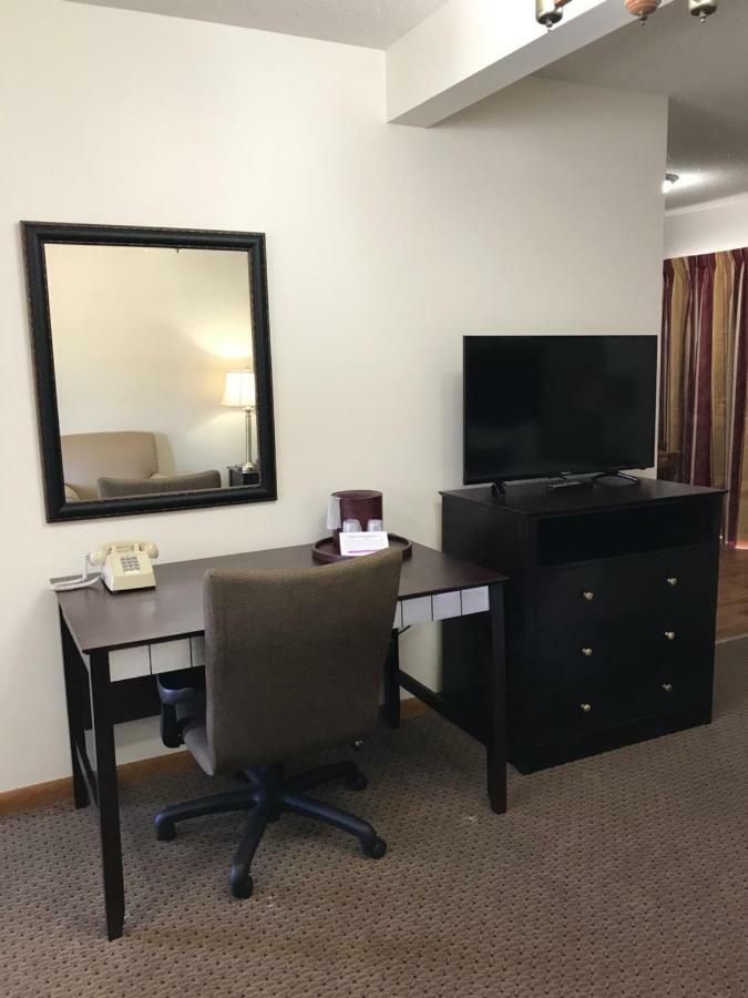 Brentwood Motor Inn Marquette Extérieur photo